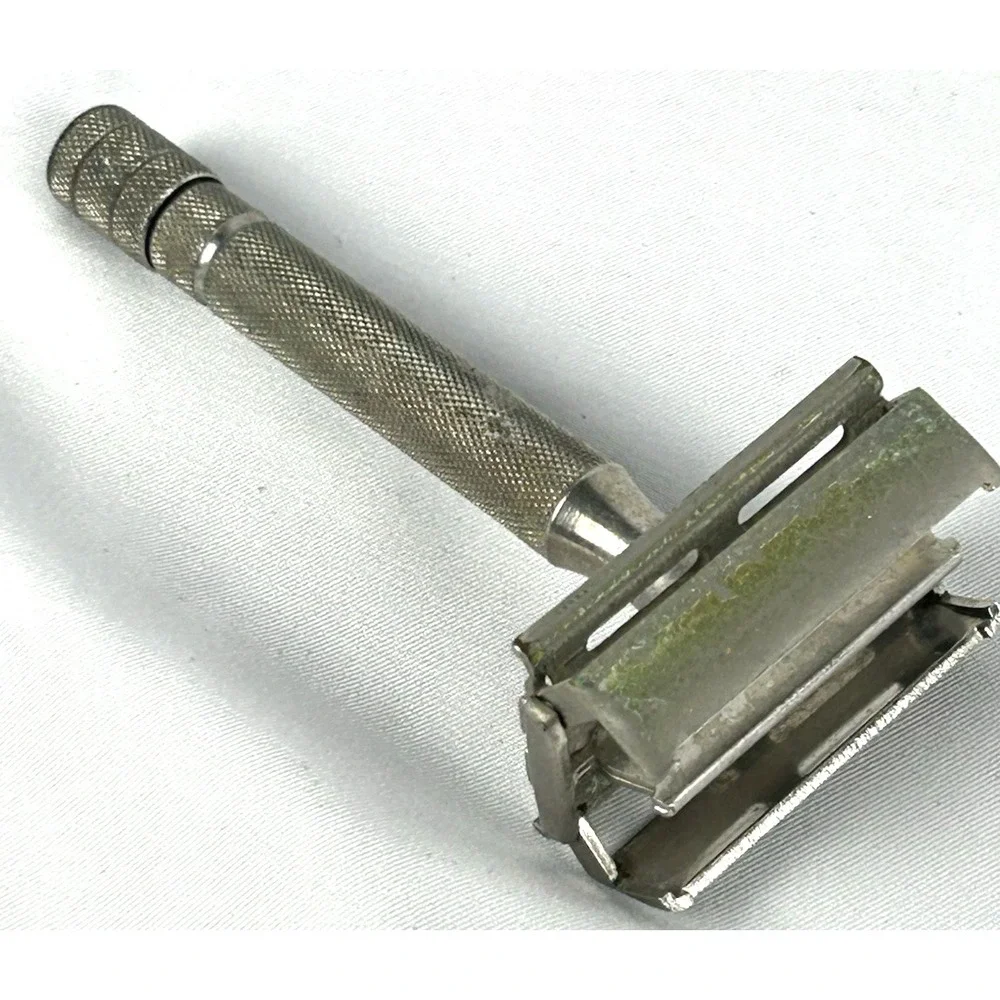 Vintage 1940s Gillette Super Speed Twist Open Safety Razor Pre Date Code Silver